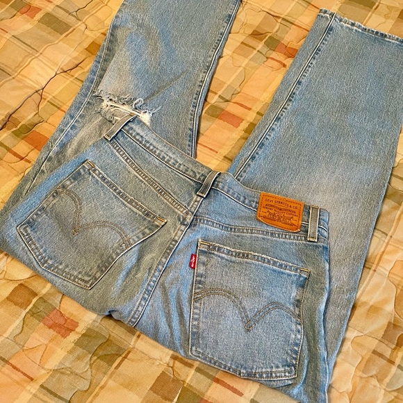 Levi’s Ribcage Straight Denim Jeans in Tange Fade - Picture 8 of 8